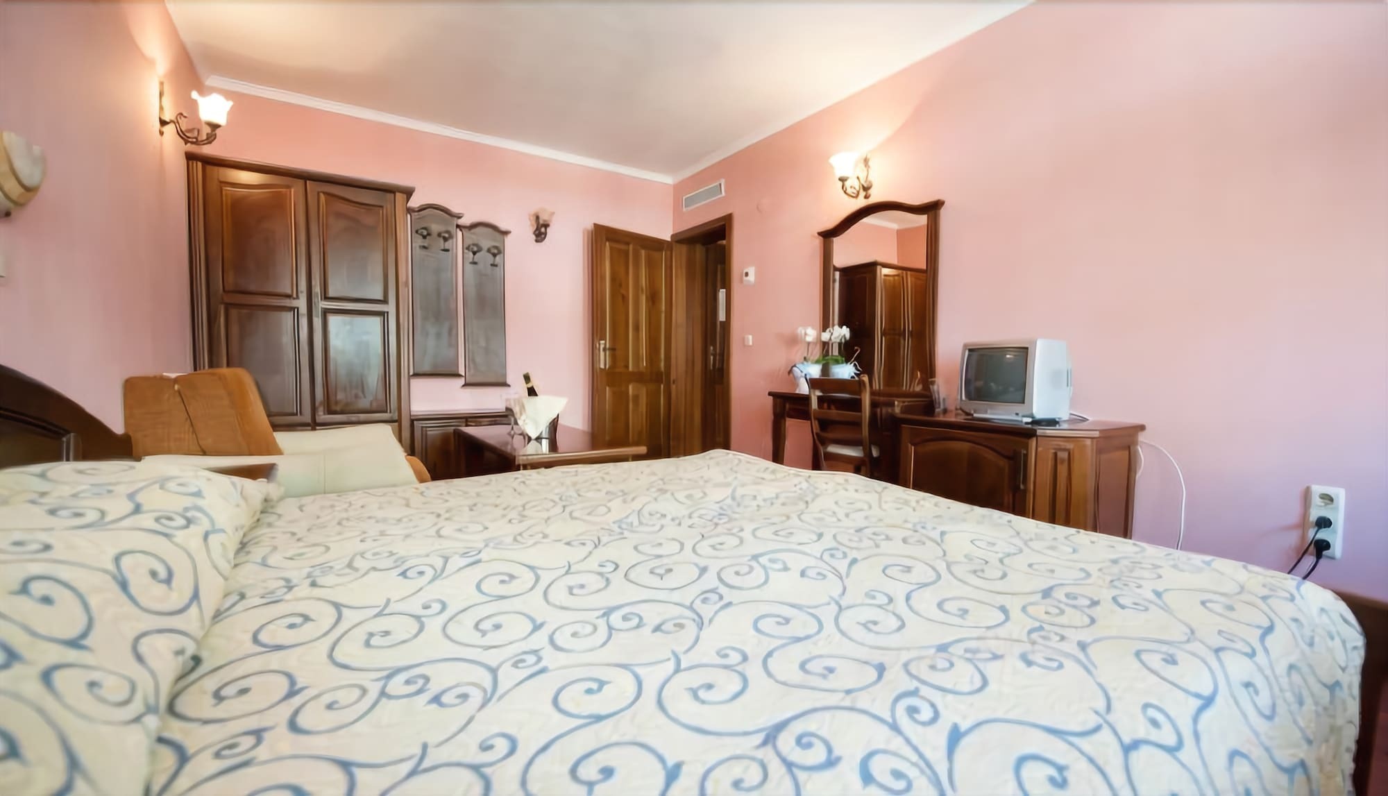 Hotel Izvora كرانيفو المظهر الخارجي الصورة